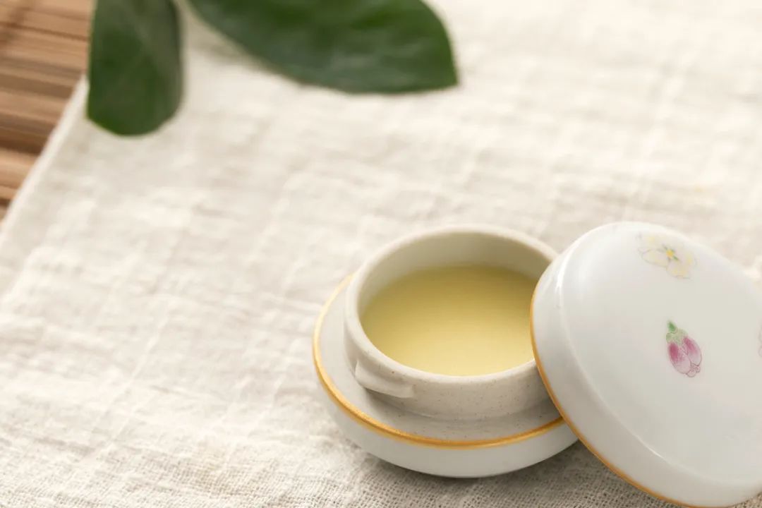 中国香膏vs国外香水,中国香膏vs外国香水