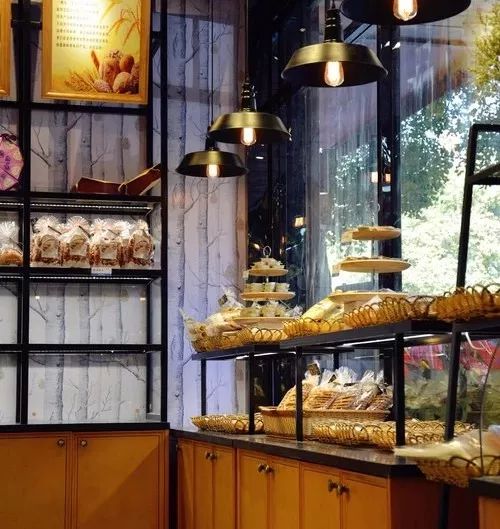 蛋糕店还能赚钱吗,蛋糕店没人怎么还赚钱