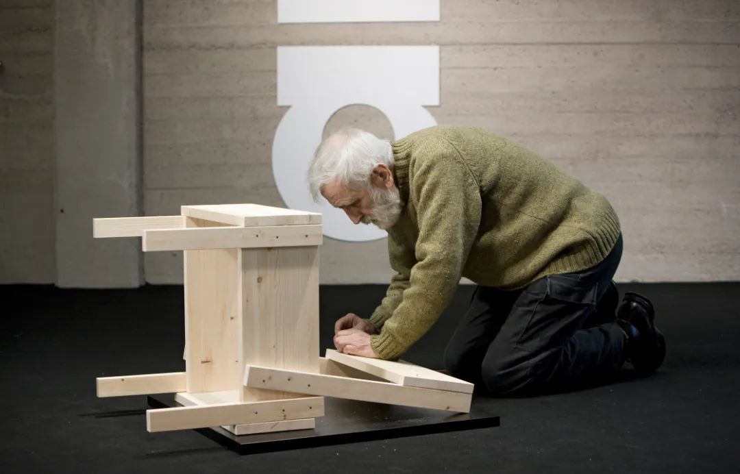 人们从博物馆认识EnzoMari，却把他的设计搬回家