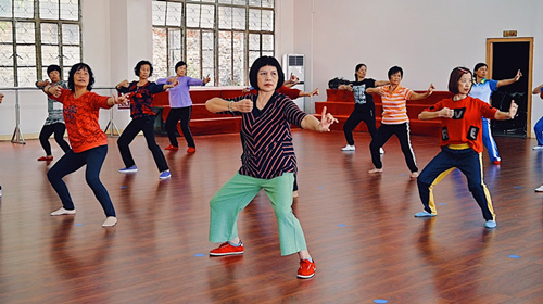 舞动康乐人生，中山这所学堂每年为1200多名长者提供免费教学