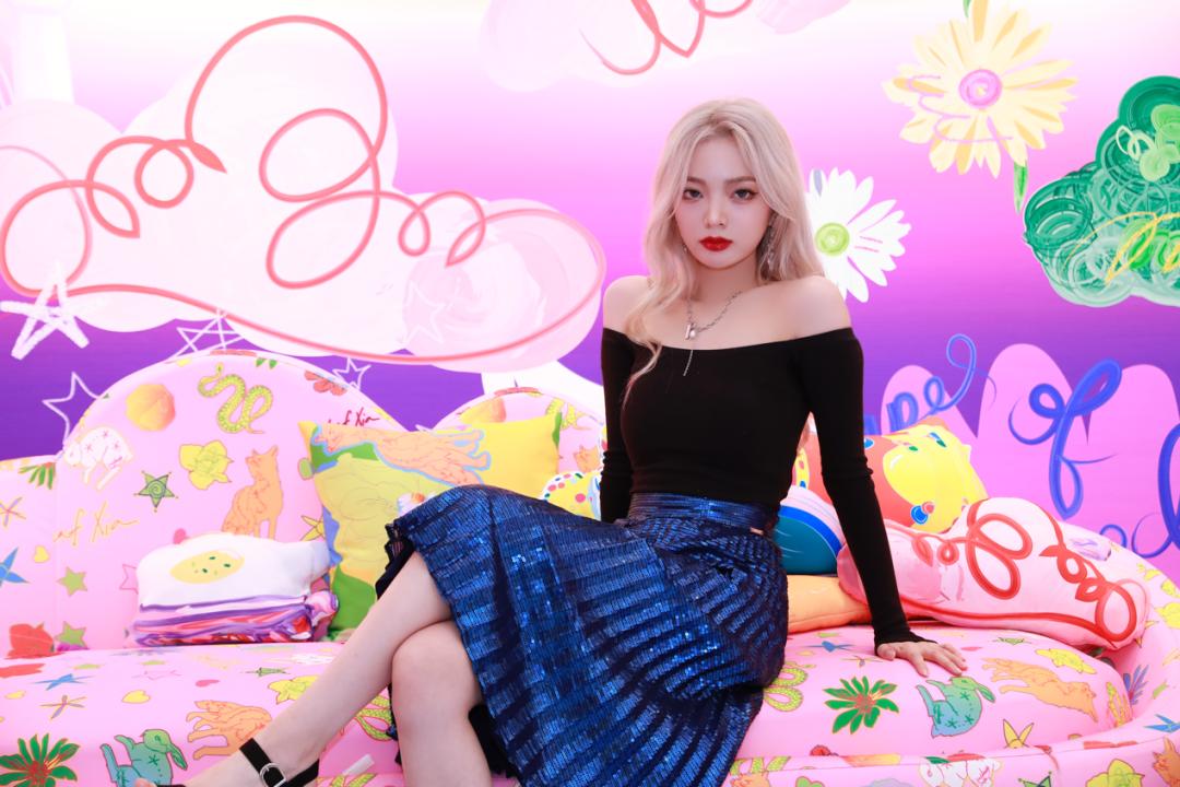 瑞丽25周年超级品牌日直播专场，跟着清华学霸女神一起来种草