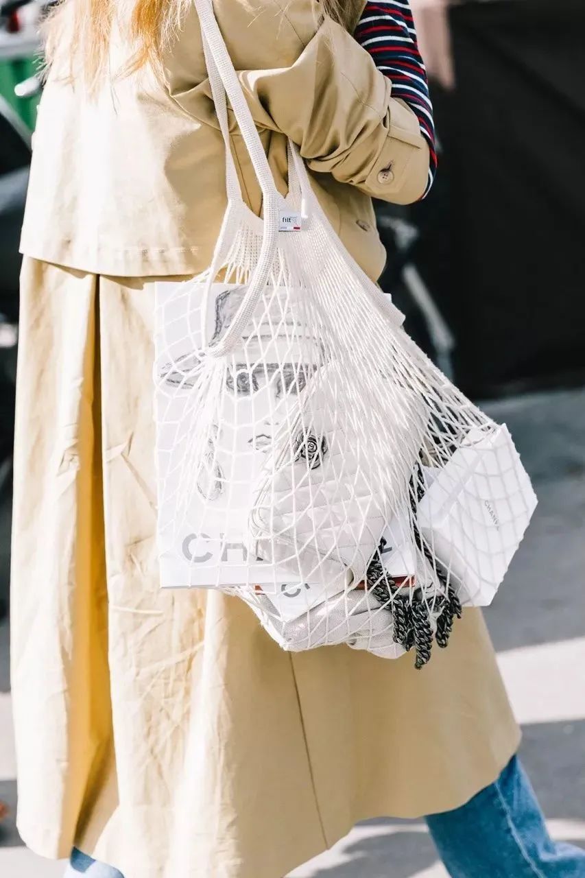 三天打鱼两天晒网|八戒的珍珠汗衫又在时尚圈翻红了