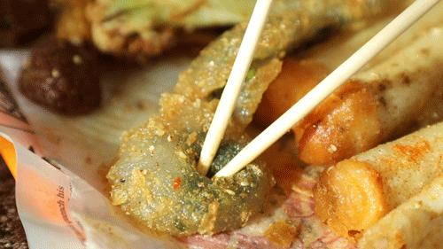 覆盖5个区，这7家“又小又旧”的炸串店，抚慰了不少深夜打工人