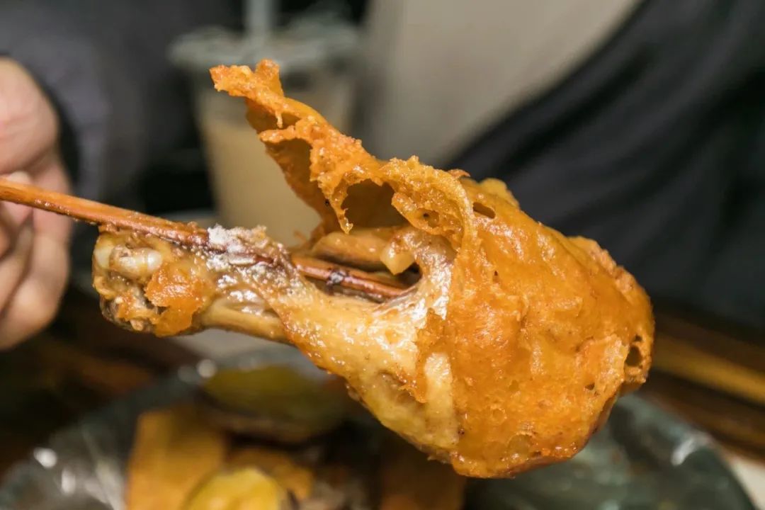 覆盖5个区,这7家“又小又旧”的炸串店,抚慰了不少深夜打工人