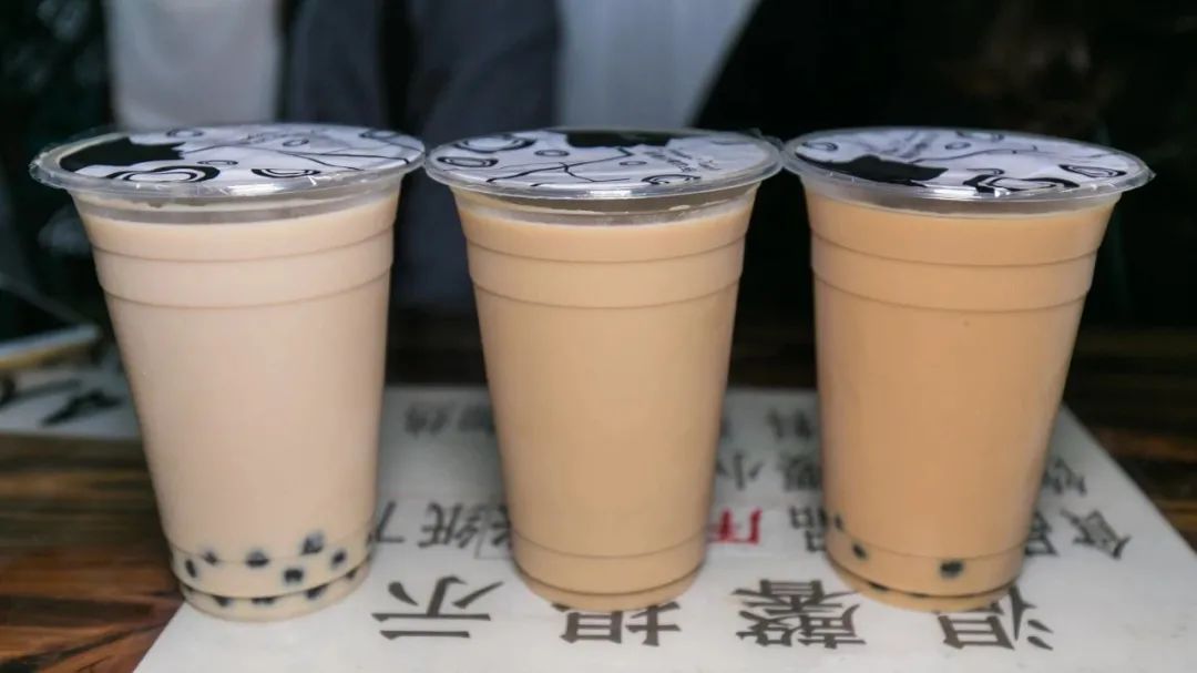 覆盖5个区,这7家“又小又旧”的炸串店,抚慰了不少深夜打工人