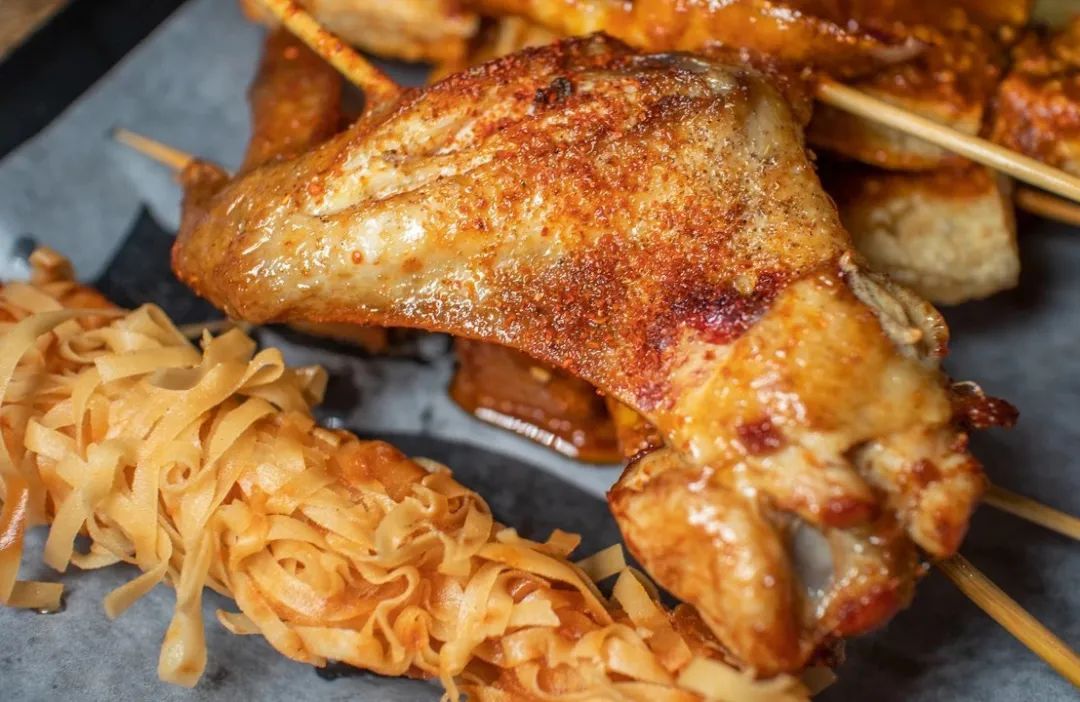 覆盖5个区,这7家“又小又旧”的炸串店,抚慰了不少深夜打工人