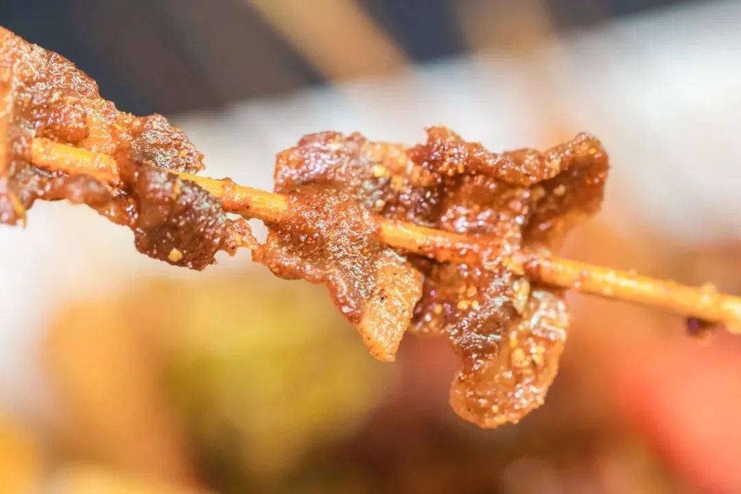 覆盖5个区，这7家“又小又旧”的炸串店，抚慰了不少深夜打工人