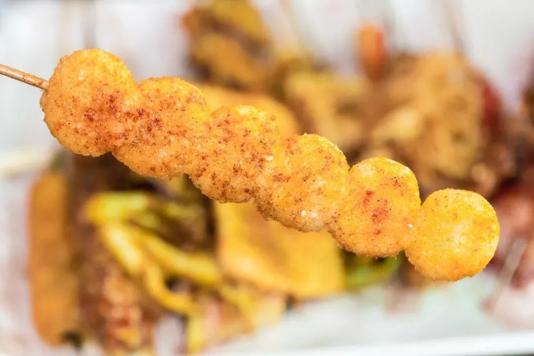 覆盖5个区,这7家“又小又旧”的炸串店,抚慰了不少深夜打工人