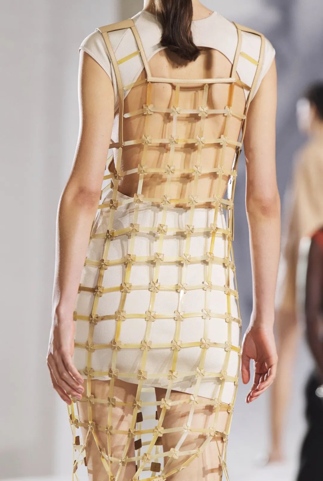 三天打鱼两天晒网|八戒的珍珠汗衫又在时尚圈翻红了