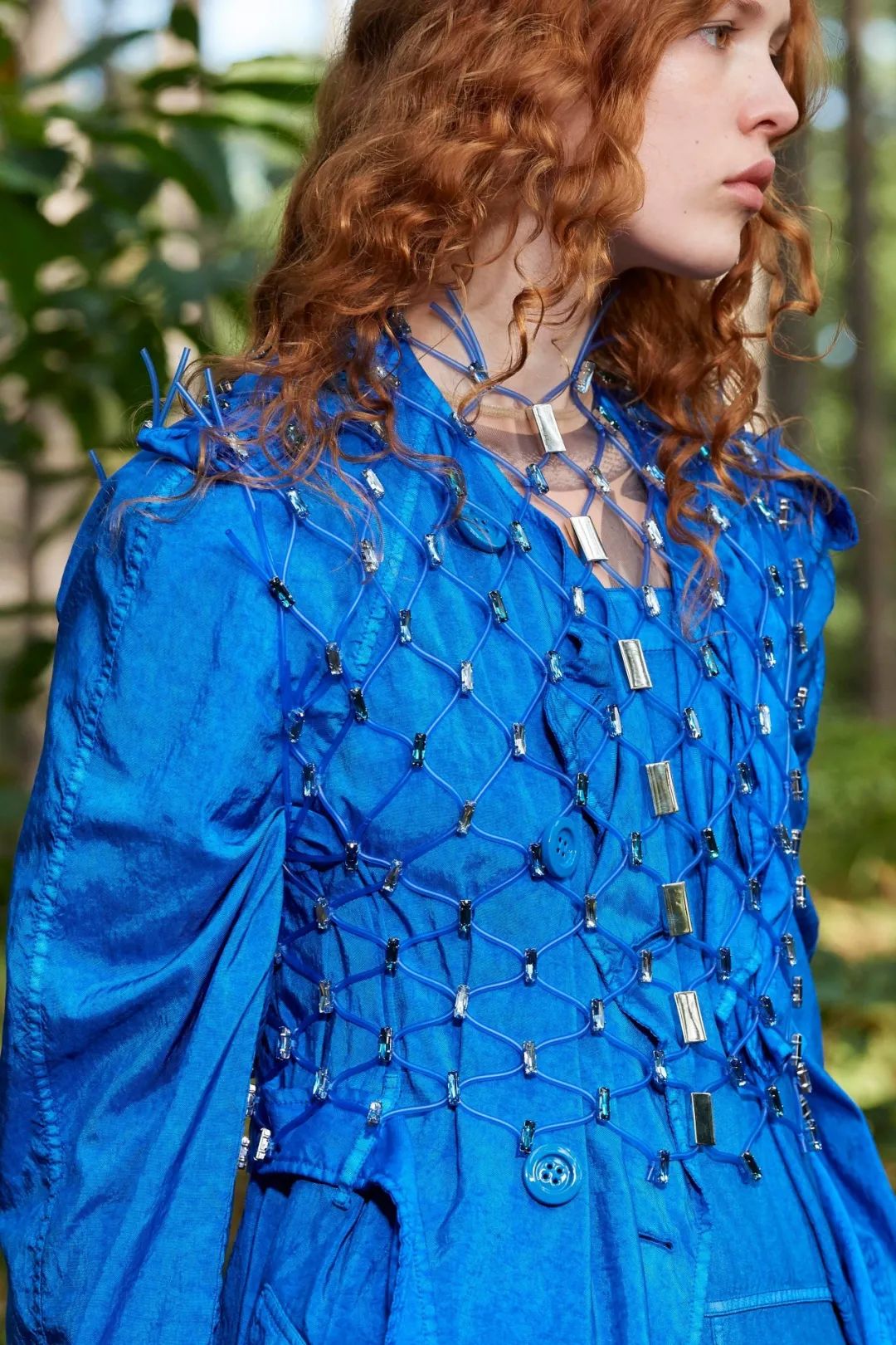 三天打鱼两天晒网｜八戒的珍珠汗衫又在时尚圈翻红了