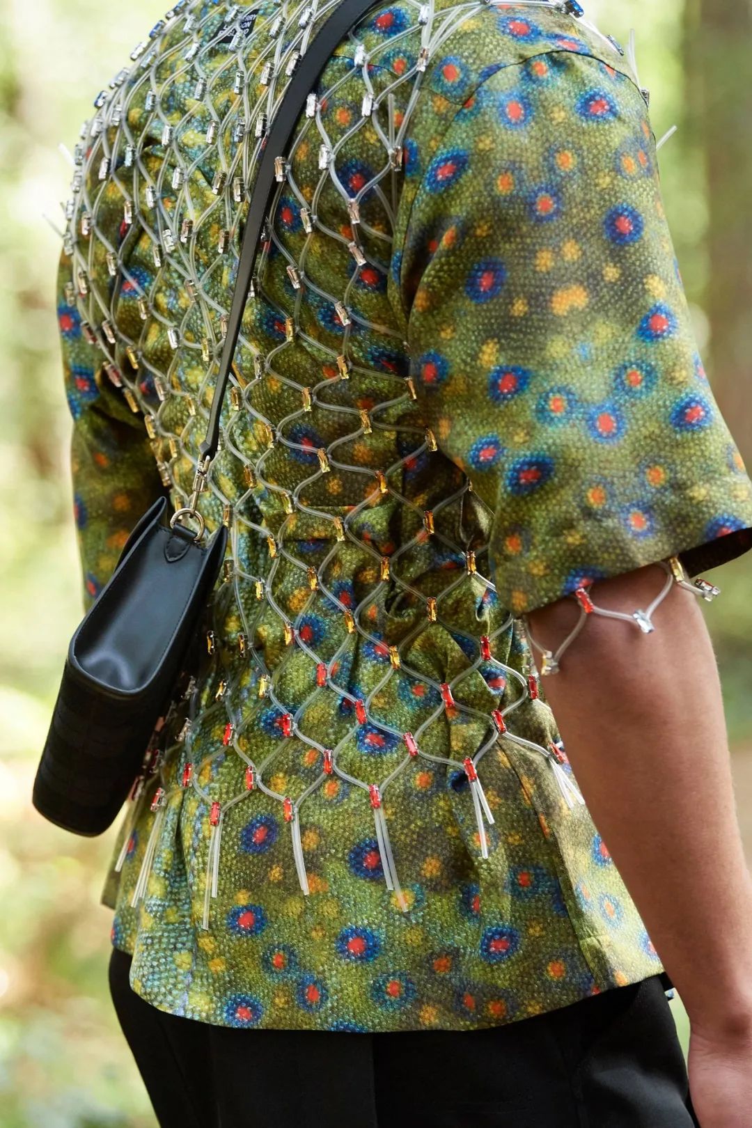 三天打鱼两天晒网|八戒的珍珠汗衫又在时尚圈翻红了