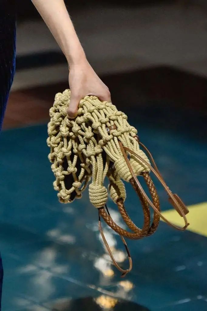 三天打鱼两天晒网｜八戒的珍珠汗衫又在时尚圈翻红了