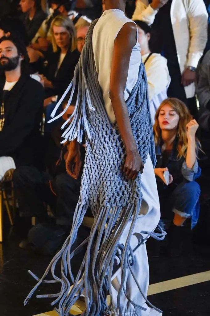 三天打鱼两天晒网|八戒的珍珠汗衫又在时尚圈翻红了