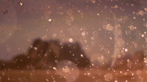 下雨落在火星上,小雨点落在火星上