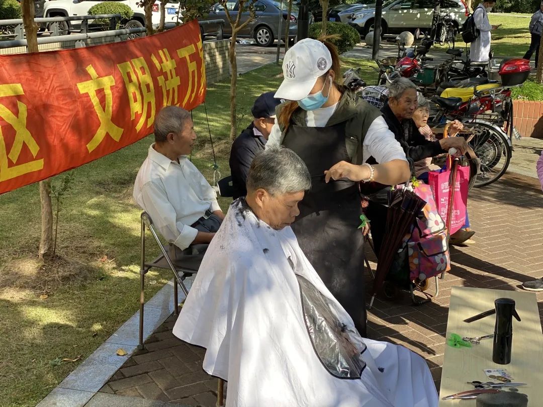 鍗楃爜澶磋閬撶殑鏃ヨ,鍗楃爜澶磋矾鐢熸椿鏃ヨ