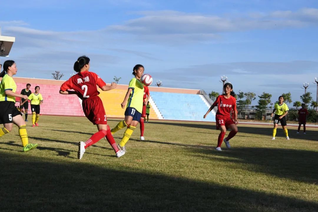 寰愬窞甯傞暱鏉潚灏戝勾鏍″洯瓒崇悆鑱旇禌,閮戝窞甯傞暱鏉潚灏戝勾瓒崇悆鑱旇禌