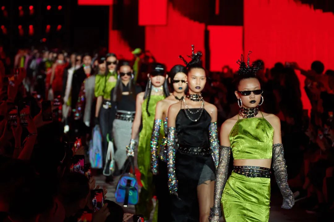 焕新国服品位，太平鸟24年时尚张弛|资讯