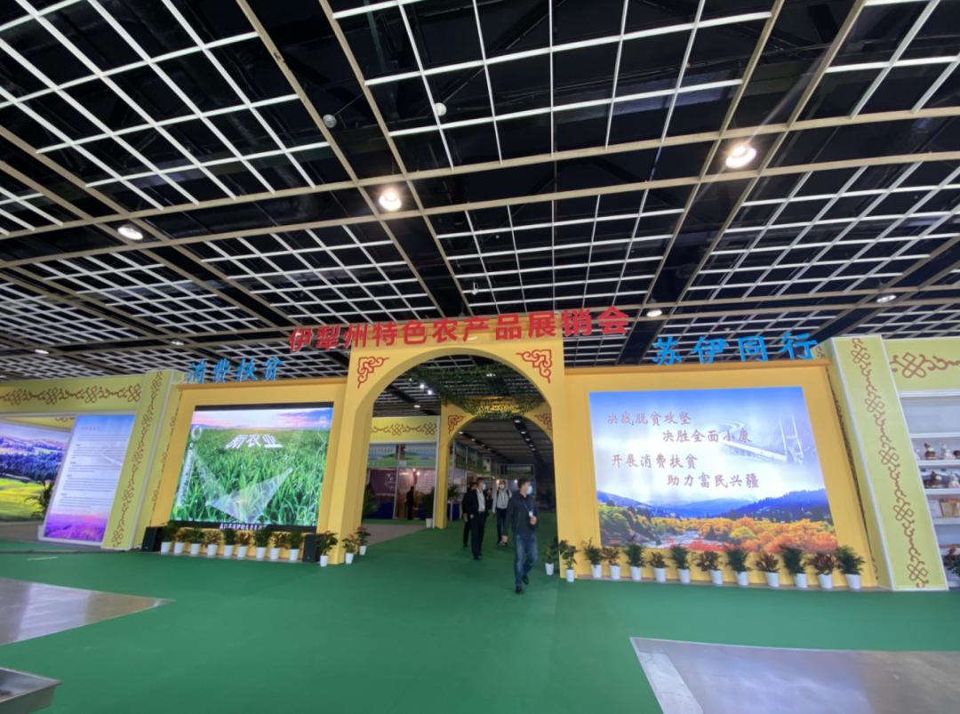 伊宁市特色馕包肉,伊犁最好吃的烤馕