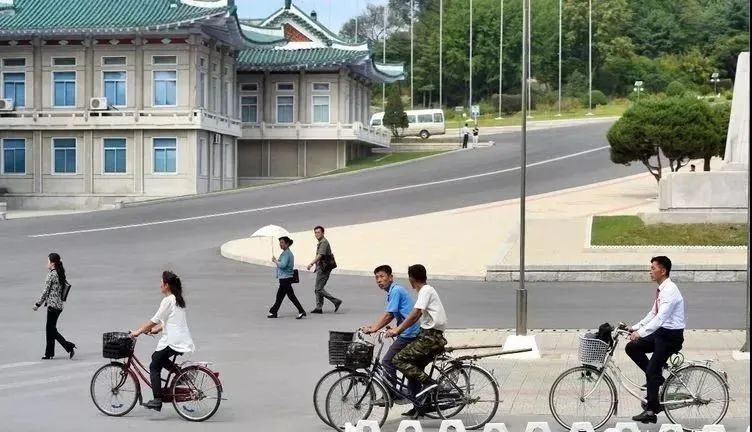 这是一个没有文盲的国家！泉州摄影师探秘实拍“朝鲜表情”