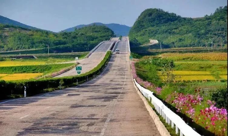 这是一个没有文盲的国家！泉州摄影师探秘实拍“朝鲜表情”