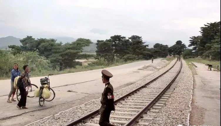 这是一个没有文盲的国家！泉州摄影师探秘实拍“朝鲜表情”