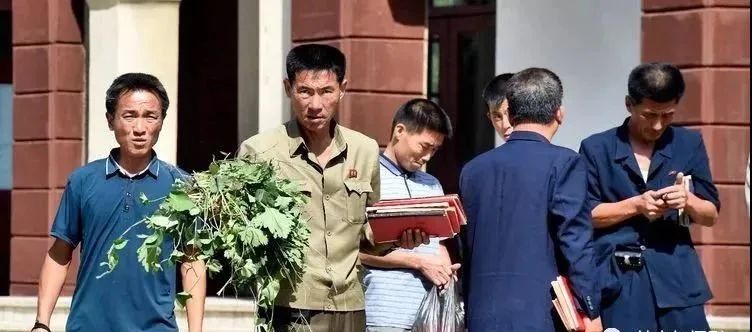 这是一个没有文盲的国家！泉州摄影师探秘实拍“朝鲜表情”