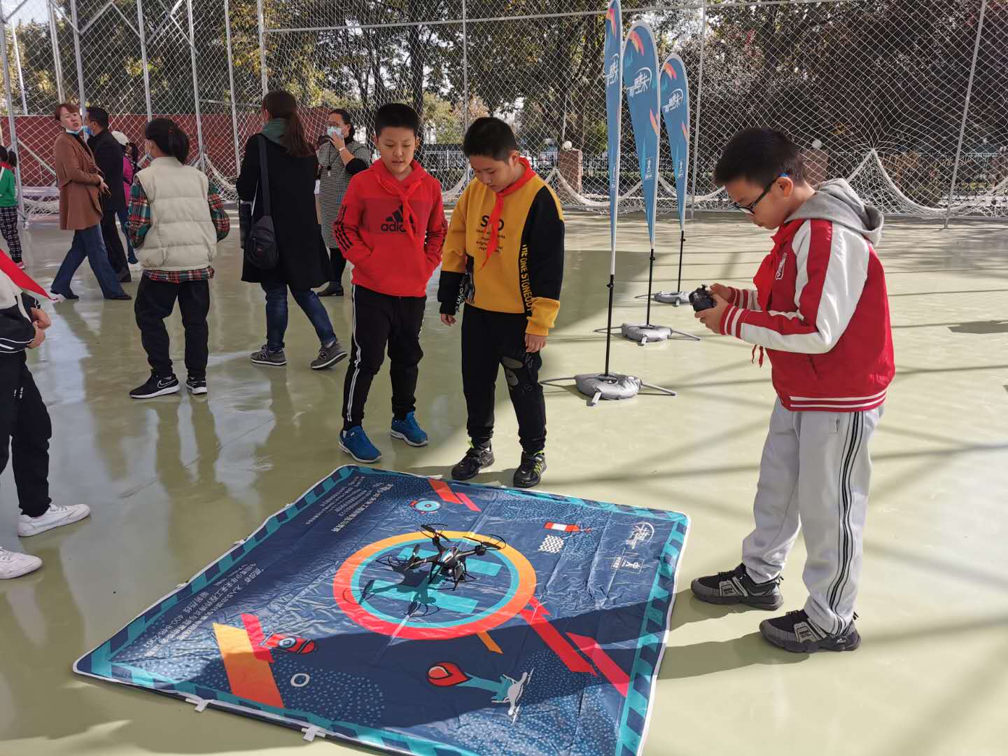 水上足球、童车试驾……新湖北路小学师生沉浸式体验“STEM”教育