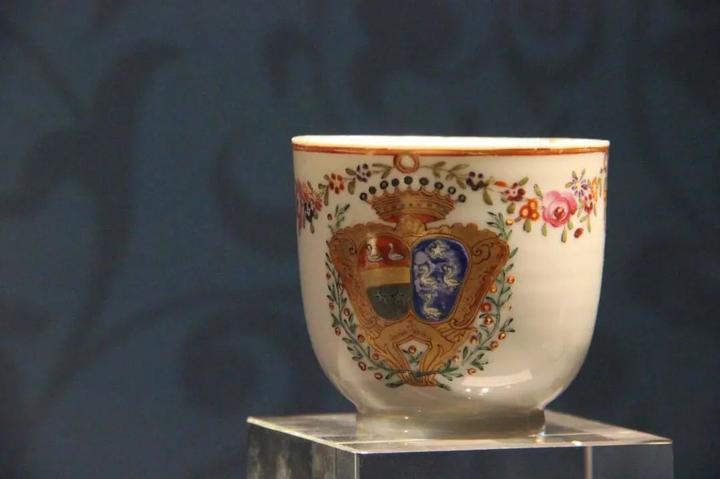 广彩最出名的瓷器,广彩瓷器盛行的原因