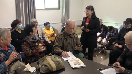 智能手机培训走进社区,84岁老人写感谢信表达感激之情