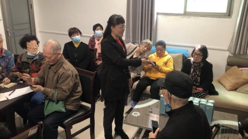 智能手机培训走进社区,84岁老人写感谢信表达感激之情