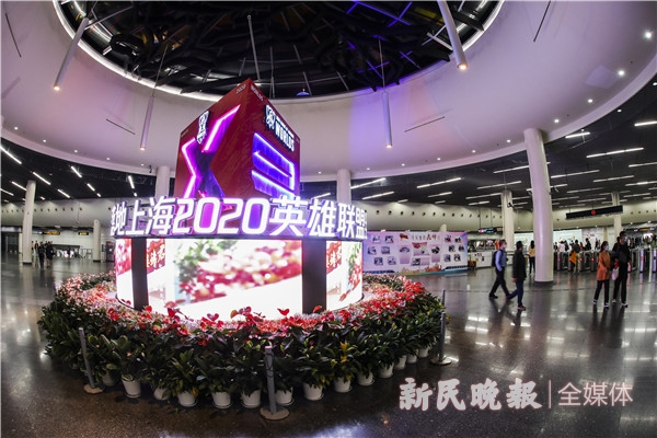 点竞上海丨东方明珠脚下惊现“巨龙”！S10终章大幕拉开，电竞热血点燃申城