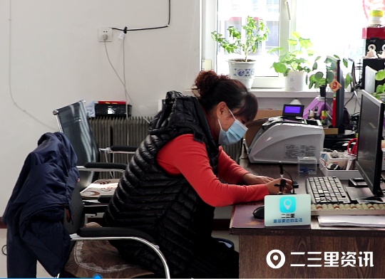 危险!!!公主岭银河佳苑小区天然气管道竟被电线缠绕