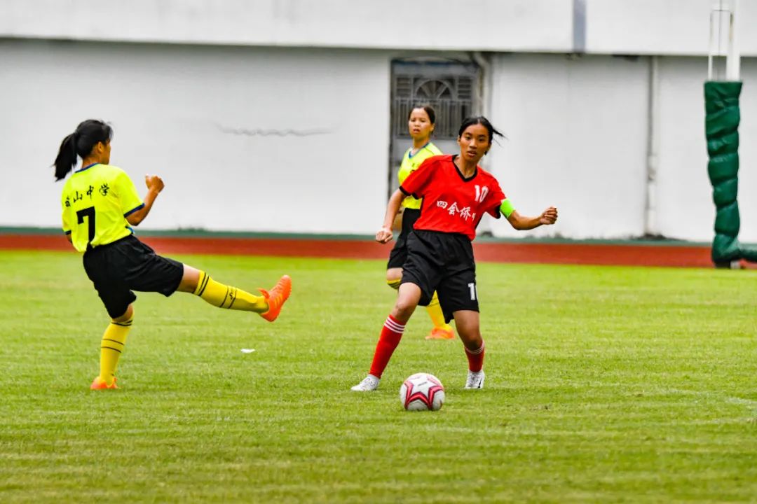 寰愬窞甯傞暱鏉潚灏戝勾鏍″洯瓒崇悆鑱旇禌,閮戝窞甯傞暱鏉潚灏戝勾瓒崇悆鑱旇禌