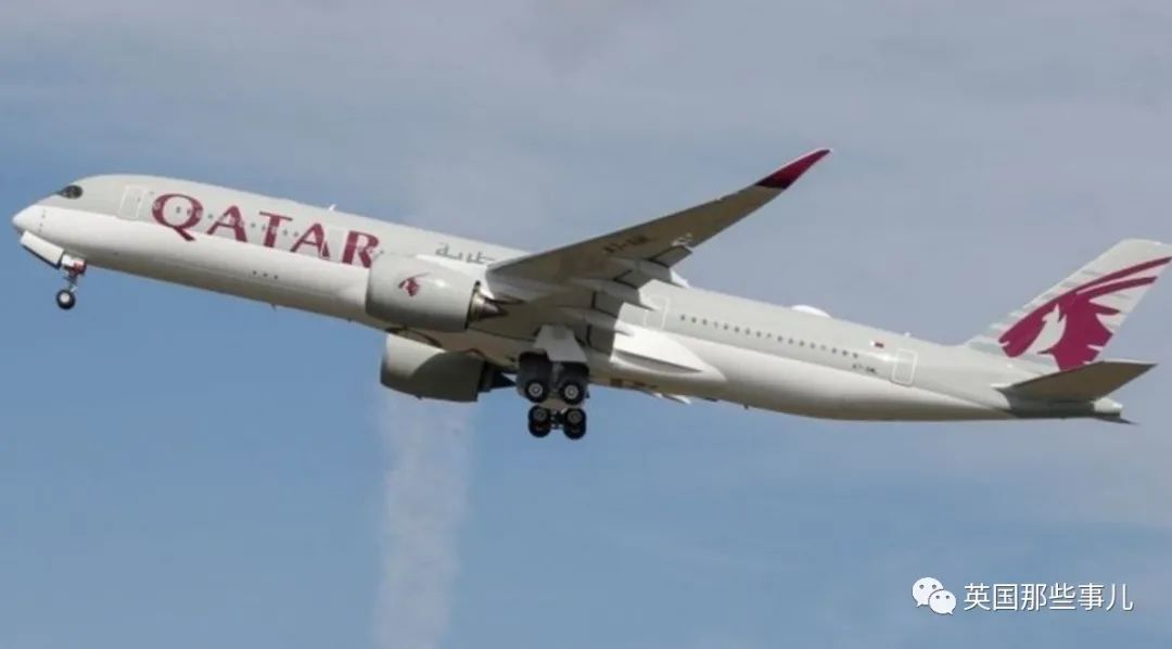 公厕惊现弃婴,机场强迫所有女乘客*光脱**接受侵入式检查,看是谁生的