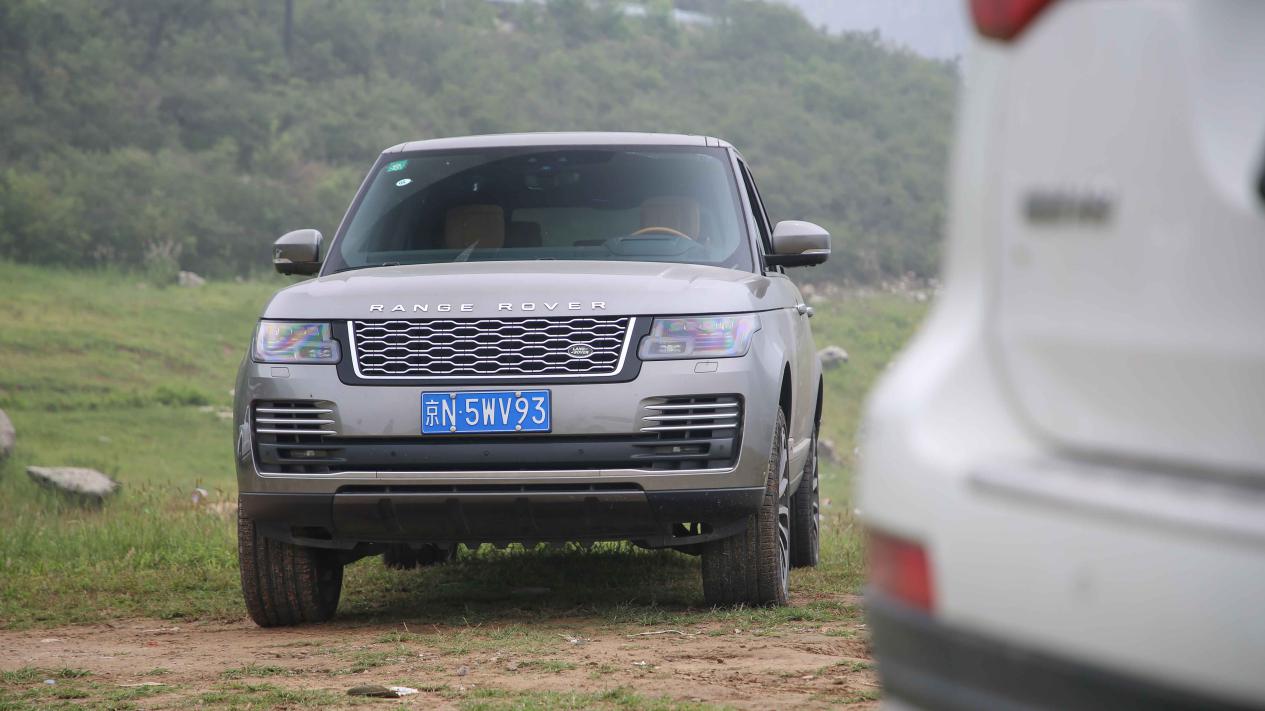 全新路虎揽胜巅峰创世加长版试驾,试驾路虎揽胜创世加长版2024款