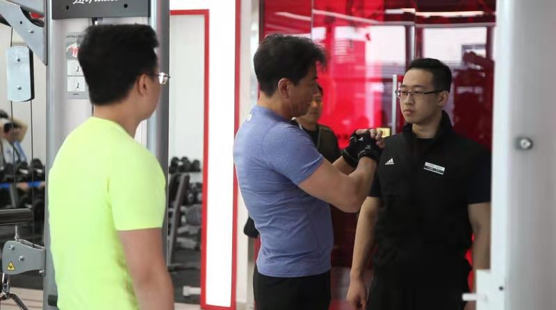 健身房困顿的一年，这名26岁私教却决定逆势创业