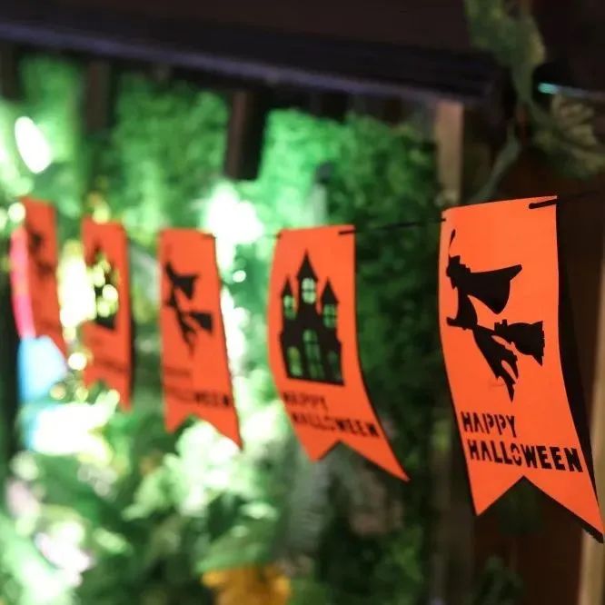 阜阳吾悦万圣节来搞鬼，不给糖就捣蛋！1000件魔法服免费送