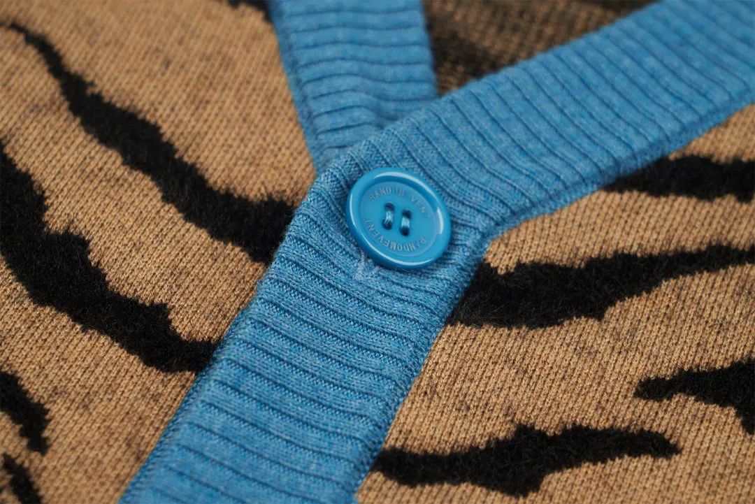 秋冬新款针织开衫女百搭撞色,秋冬必买的基础款针织开衫