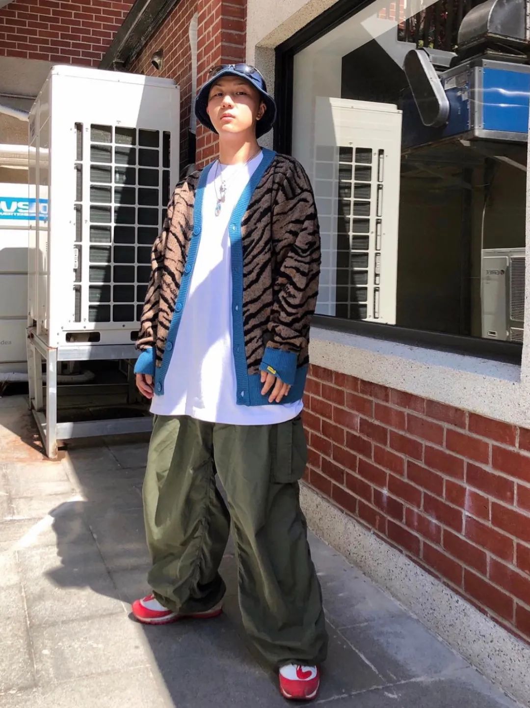 秋冬新款针织开衫女百搭撞色,秋冬必买的基础款针织开衫