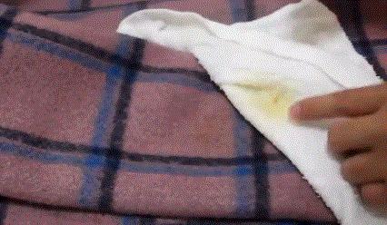 冬天厚衣服脏了，别着急洗！教你1招，像新衣服一样干净