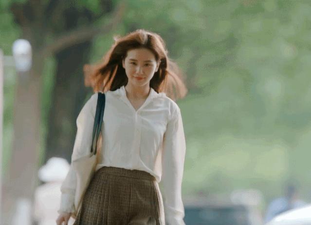 刘诗诗最近穿的皮衣变装,刘诗诗机车皮衣穿搭