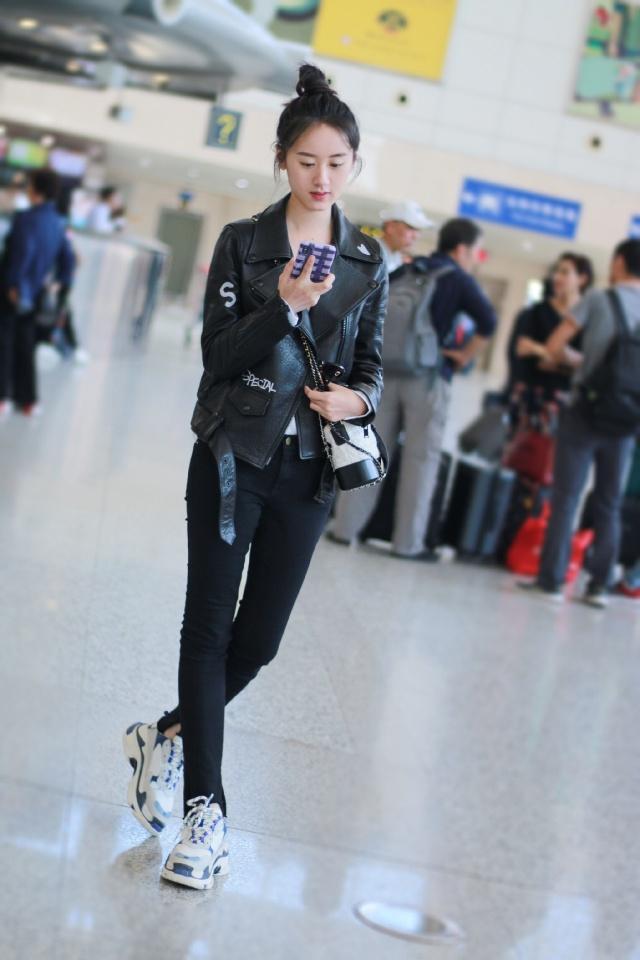 刘诗诗最近穿的皮衣变装,刘诗诗机车皮衣穿搭