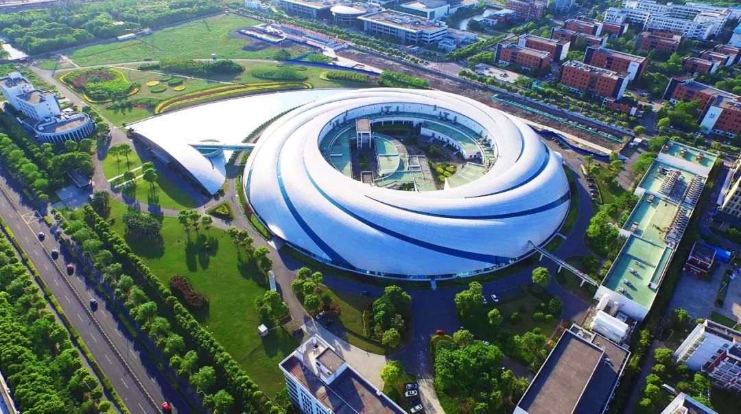 从特斯拉开始的进化,特斯拉加速到极速要多久