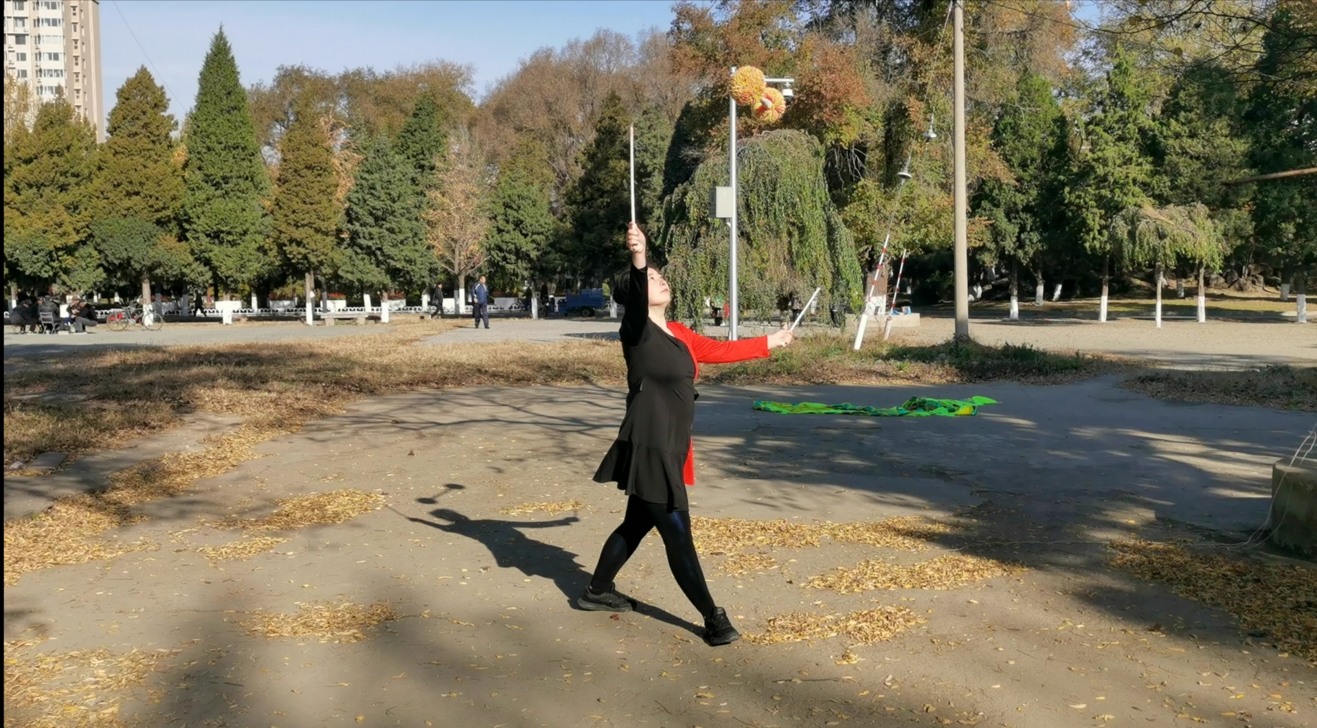 花样空竹500种,300名老人花样抖空竹