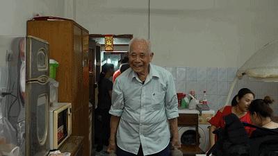 原来养老还可以这么“潮”！百岁老人体验康养新风尚