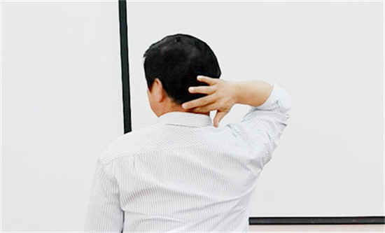 长期低头玩手机颈椎操,长期低头玩手机脖子疼怎么缓解