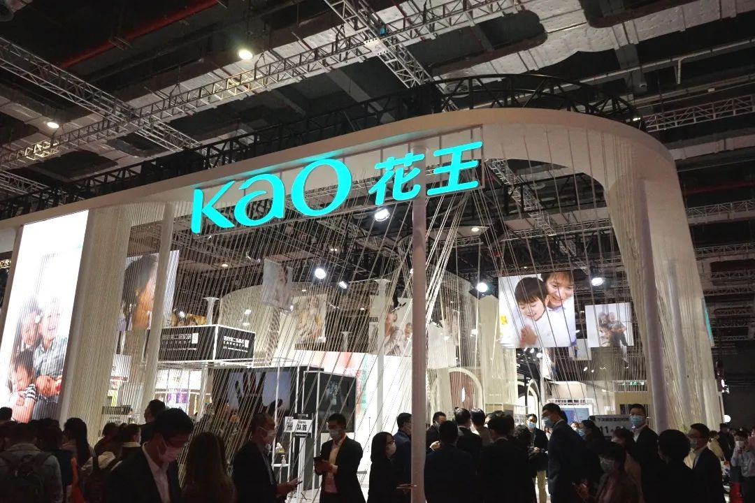 参展闵行企业有啥亮点?跟着区领导逛进博就知道了