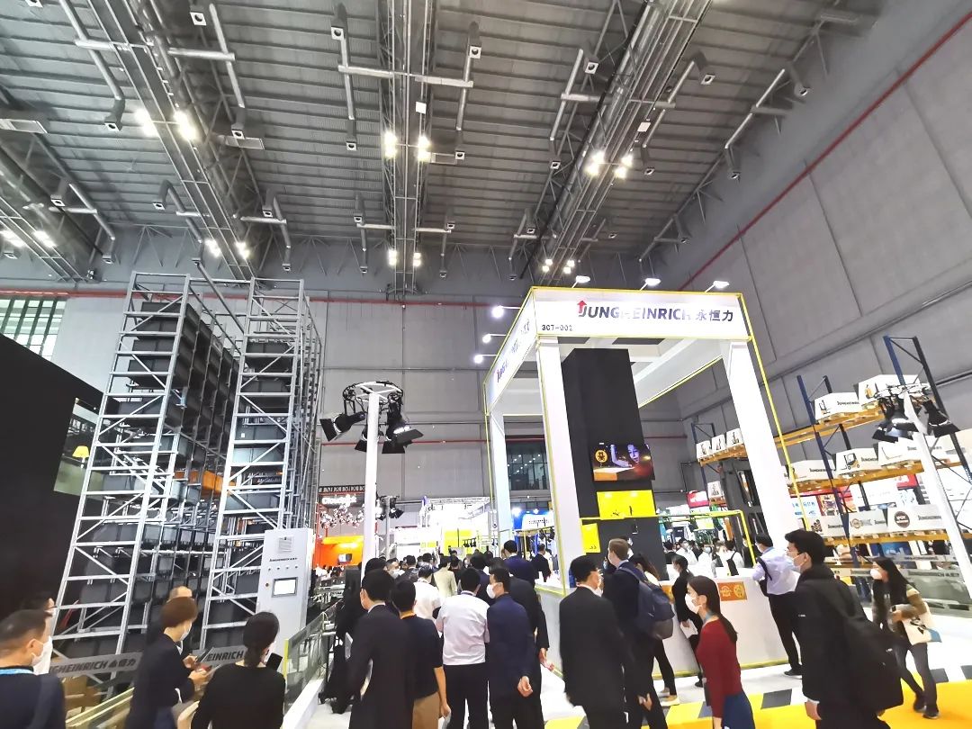 参展闵行企业有啥亮点?跟着区领导逛进博就知道了