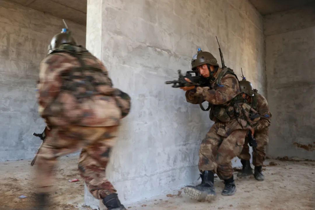 閲嶈繑涓夌晫,閫佸埆涓夌晫