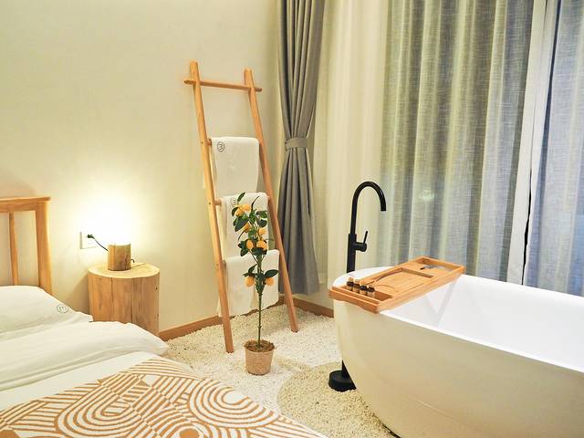 烟雨入江南山水如墨染下一句,烟雨入江南山水如墨染出自哪首歌